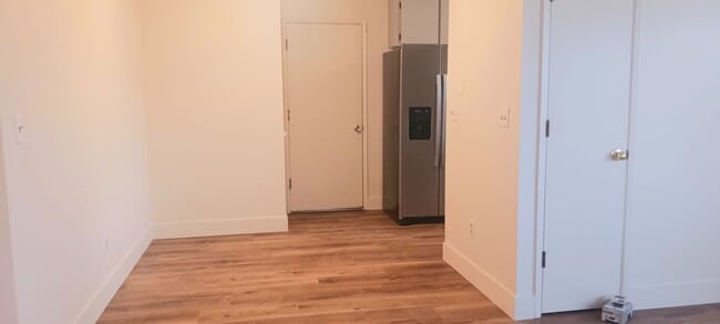 Building Photo - Updated 3 bedroom with A/C and Yard
