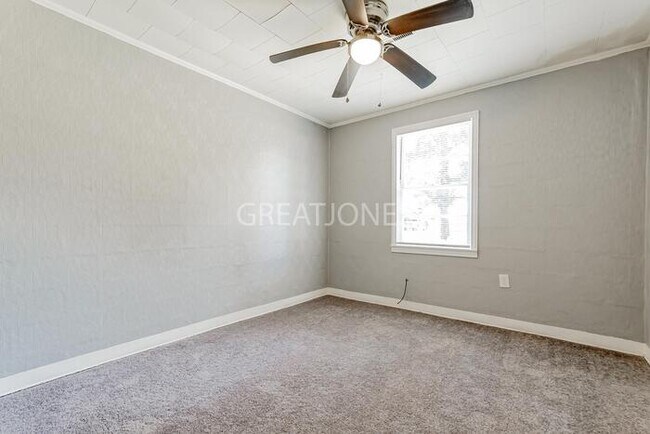 Building Photo - Charming 4 Bedroom in Batesburg-Leesville!