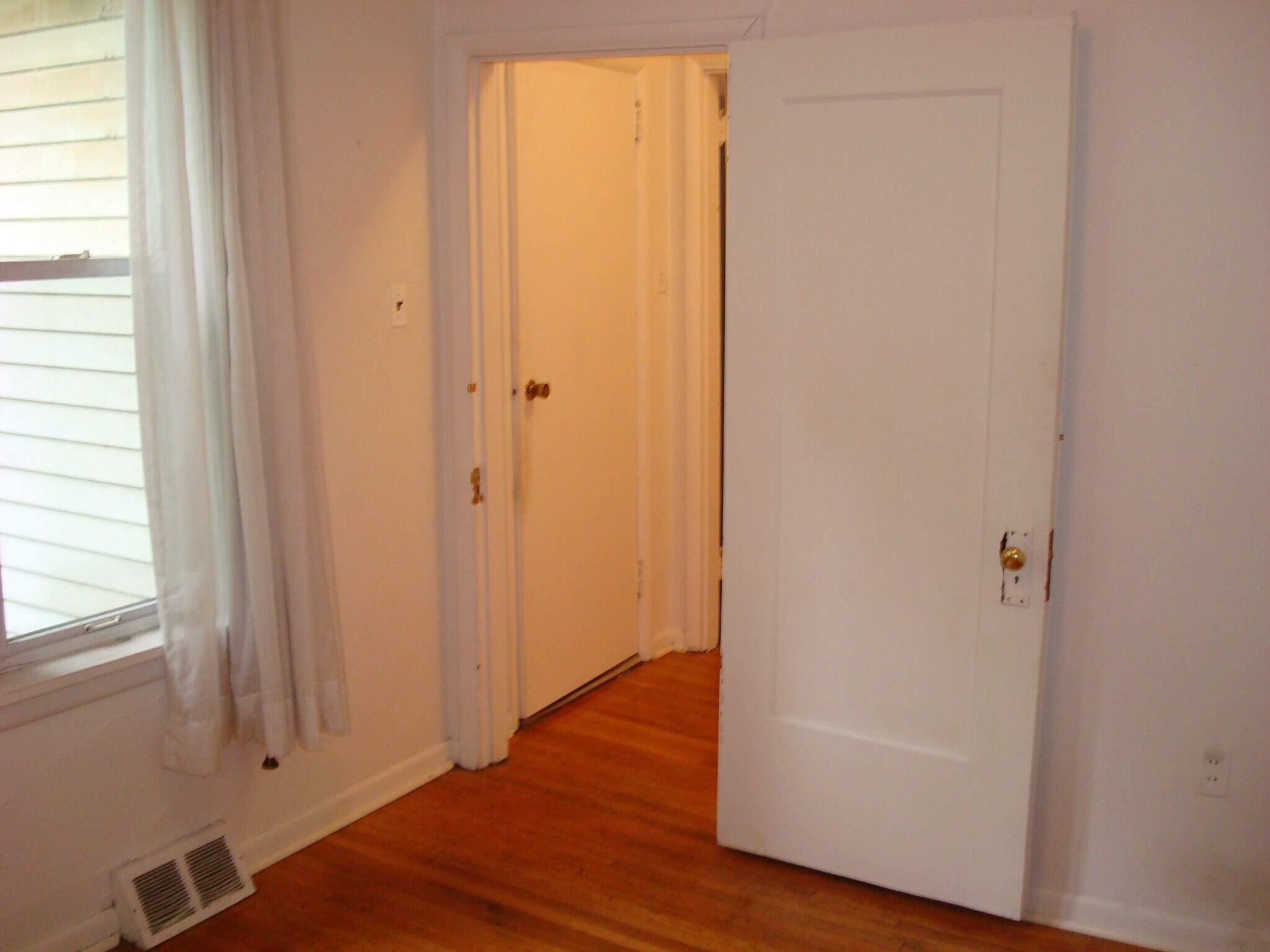 Building Photo - 5604 Pocusset St