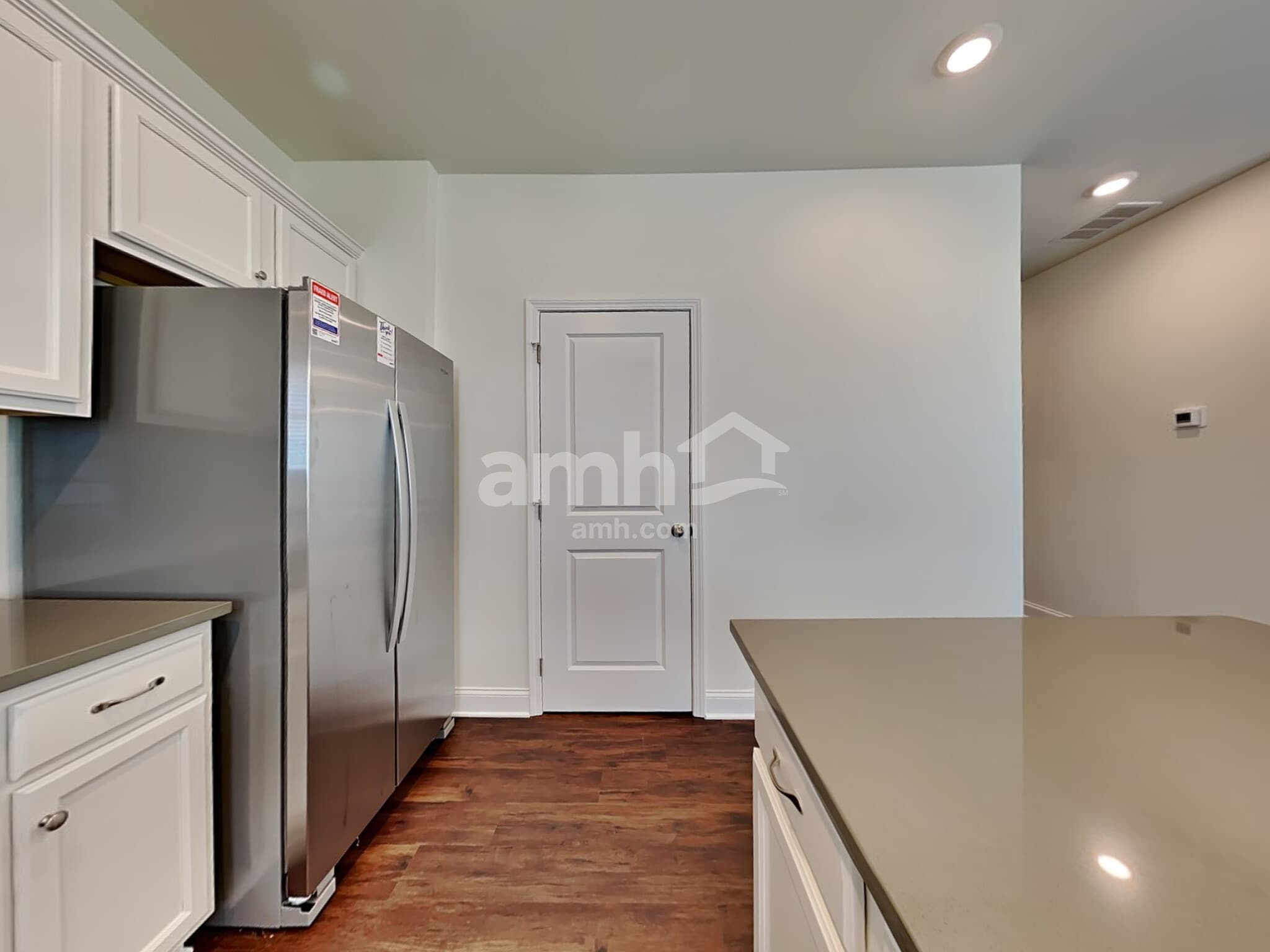 Building Photo - 768 Carnaby Ln