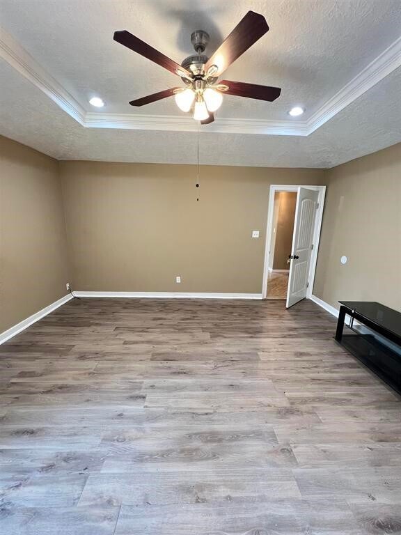 Building Photo - 12965 Larch Ln