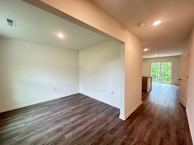 Building Photo - 724 Ironwood Ct