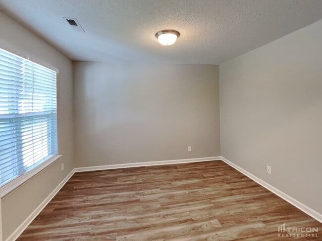 Building Photo - 4812 Chapel Ridge Dr