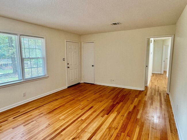 Building Photo - Charming 3-Bedroom Home with Oversized Patio