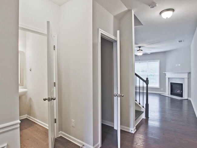Building Photo - 3166 Cross Creek Dr