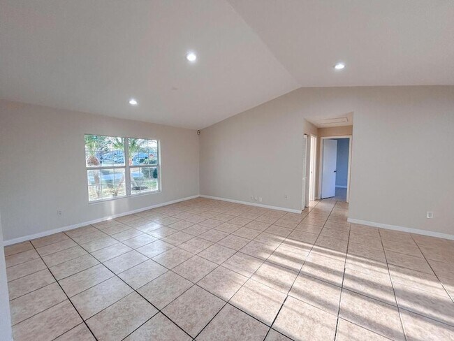 Building Photo - 1901 SW McAllister Ln