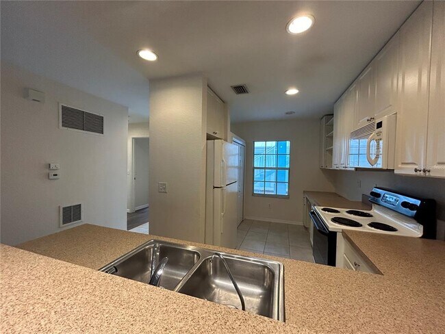 Building Photo - 5771 Sabal Trace Dr
