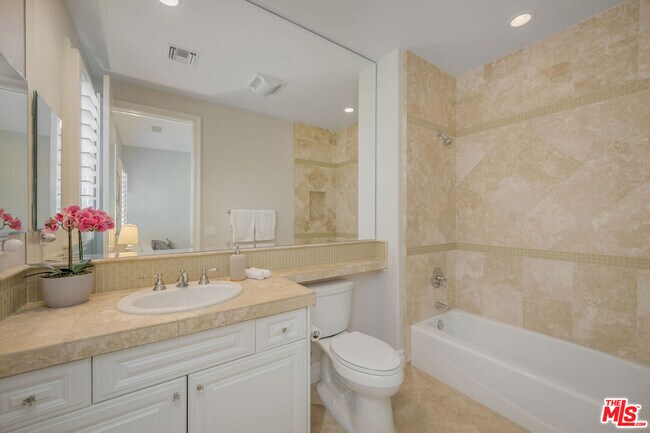 Building Photo - 25420 Prado De Azul