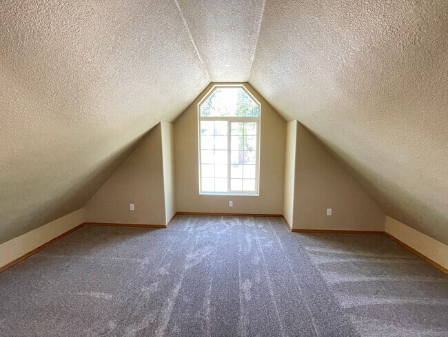 Building Photo - Spacious 4-Bedroom, 2.5-Bath Home with Deck, Fireplace & Updated Kitchen