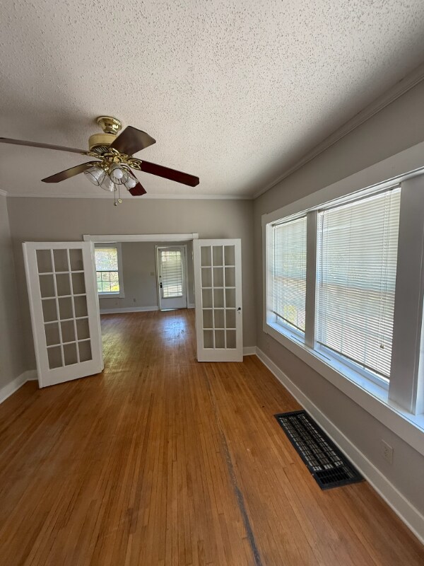 Building Photo - 2030 Emoriland Blvd