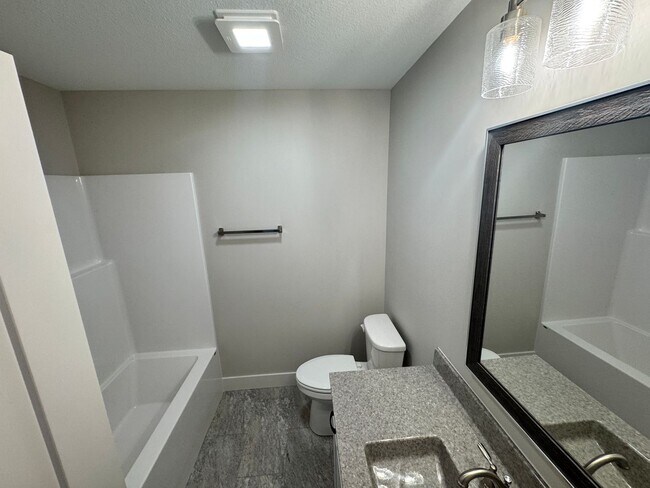 Building Photo - BRAND NEW 3-bedroom Duplex in Irvine Acres!