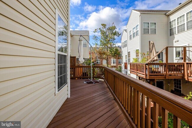 Building Photo - 12913 Wood Cres Cir