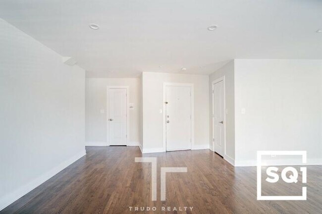 Building Photo - 2 bedroom in Chicago IL 60626