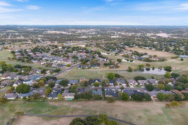 Building Photo - 421 St Andrews St