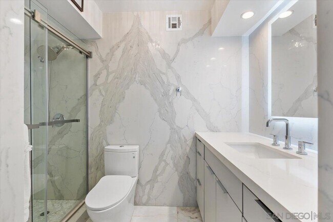 Building Photo - 1830 Avenida Del Mundo