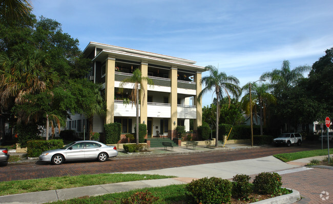 Building Photo - Sans Souci Apartments