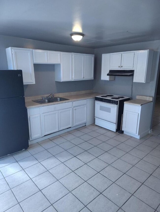 Building Photo - 609 Allen Dr