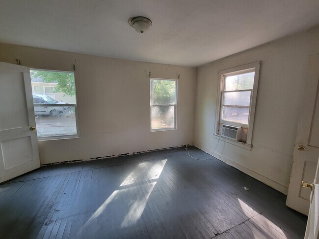 Building Photo - 5 Lucerne Cir
