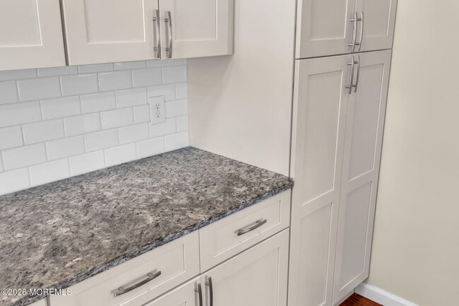 Building Photo - 404 9th Ave