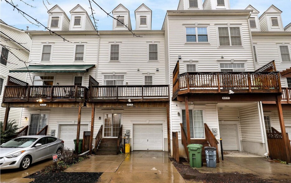 Building Photo - 819 Ramsay St