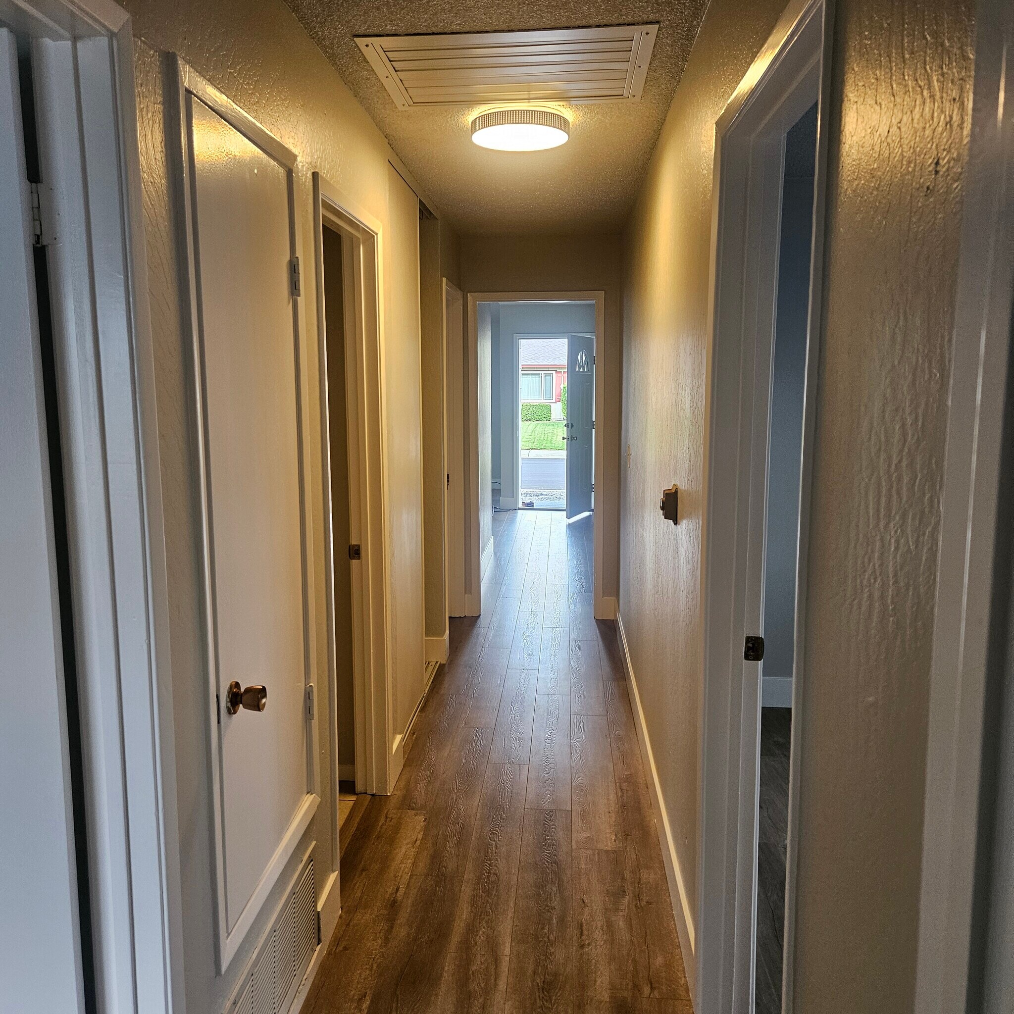 Building Photo - 2838 Saint Denis Dr