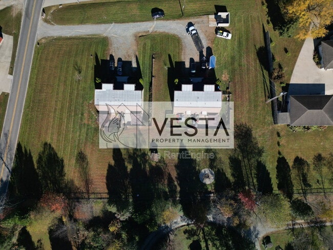 Building Photo - 588 Ray Hill Rd