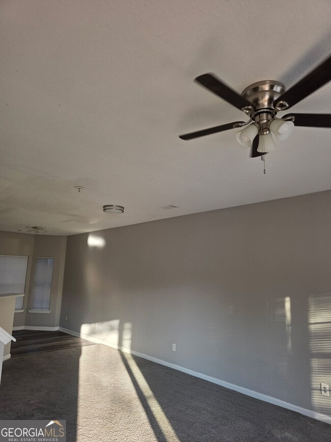 Building Photo - 325 Brookview Dr