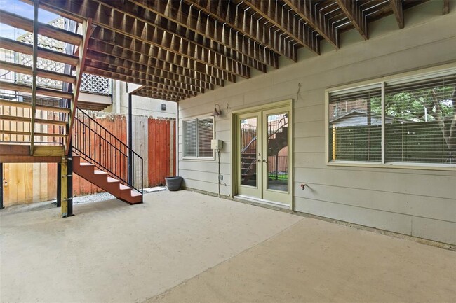 Building Photo - 6406 Rodrigo St