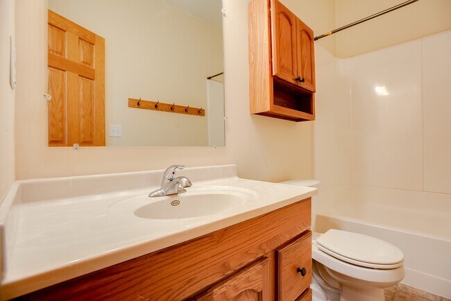 Building Photo - 1360 Dale St N