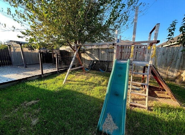 Building Photo - 15647 Flagstone Walk Way