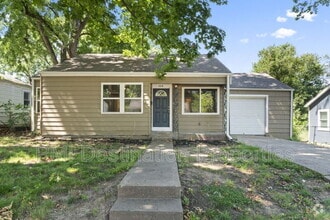 Building Photo - 1018 NE 44th Terrace