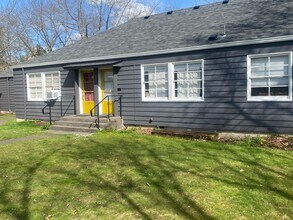 Building Photo - A great connection make all the difference!