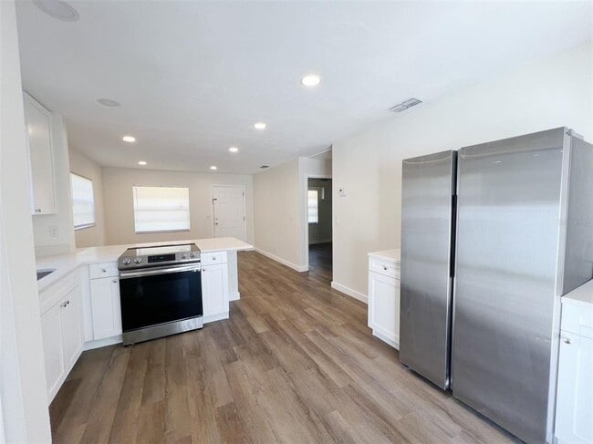 Building Photo - 1016 9th Ave NW