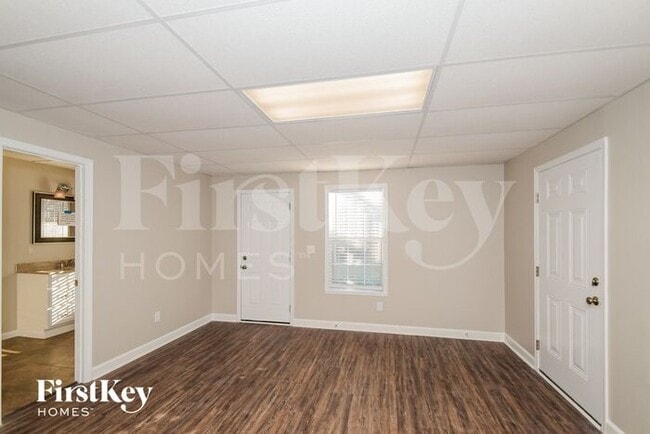 Building Photo - 221 Bentmoor Ln