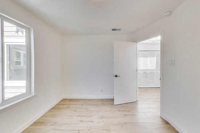 Building Photo - 2137 Lombard St