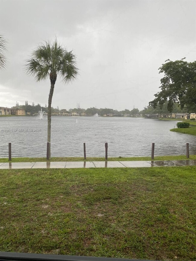 Building Photo - 516 Briarwood Cir