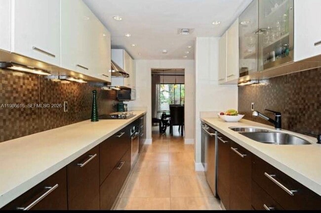 Building Photo - 2991 Lakewood Ln