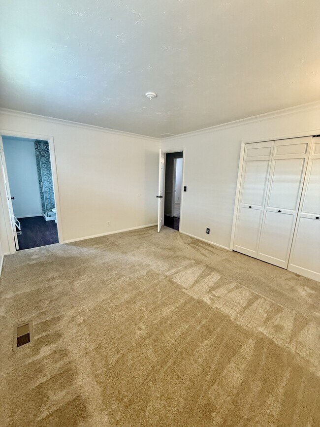 Building Photo - 11152 S Lyndbrook Way
