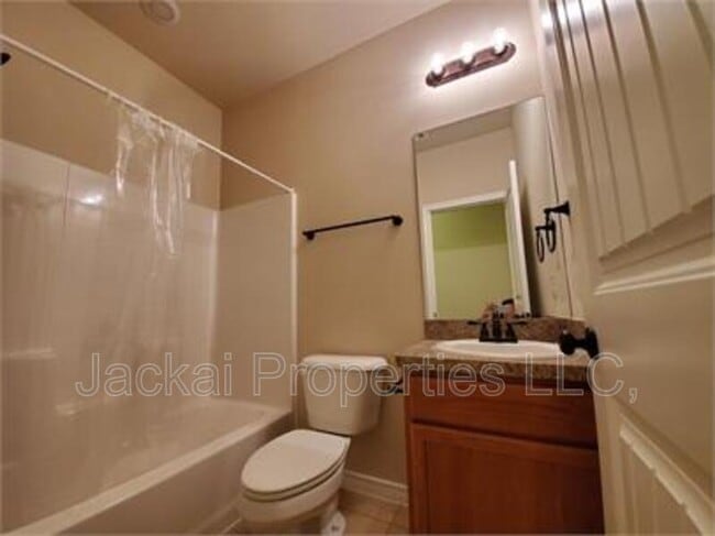 Building Photo - 214 N Ricketts St