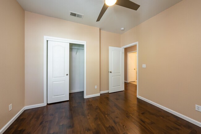 Building Photo - 5857 W Millbrae Ave