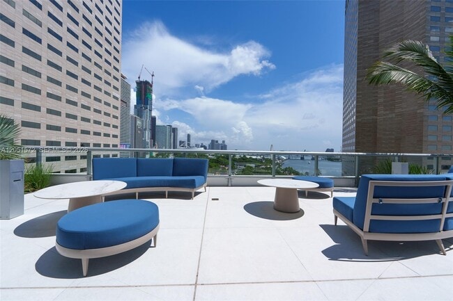 Building Photo - 335 S Biscayne Blvd