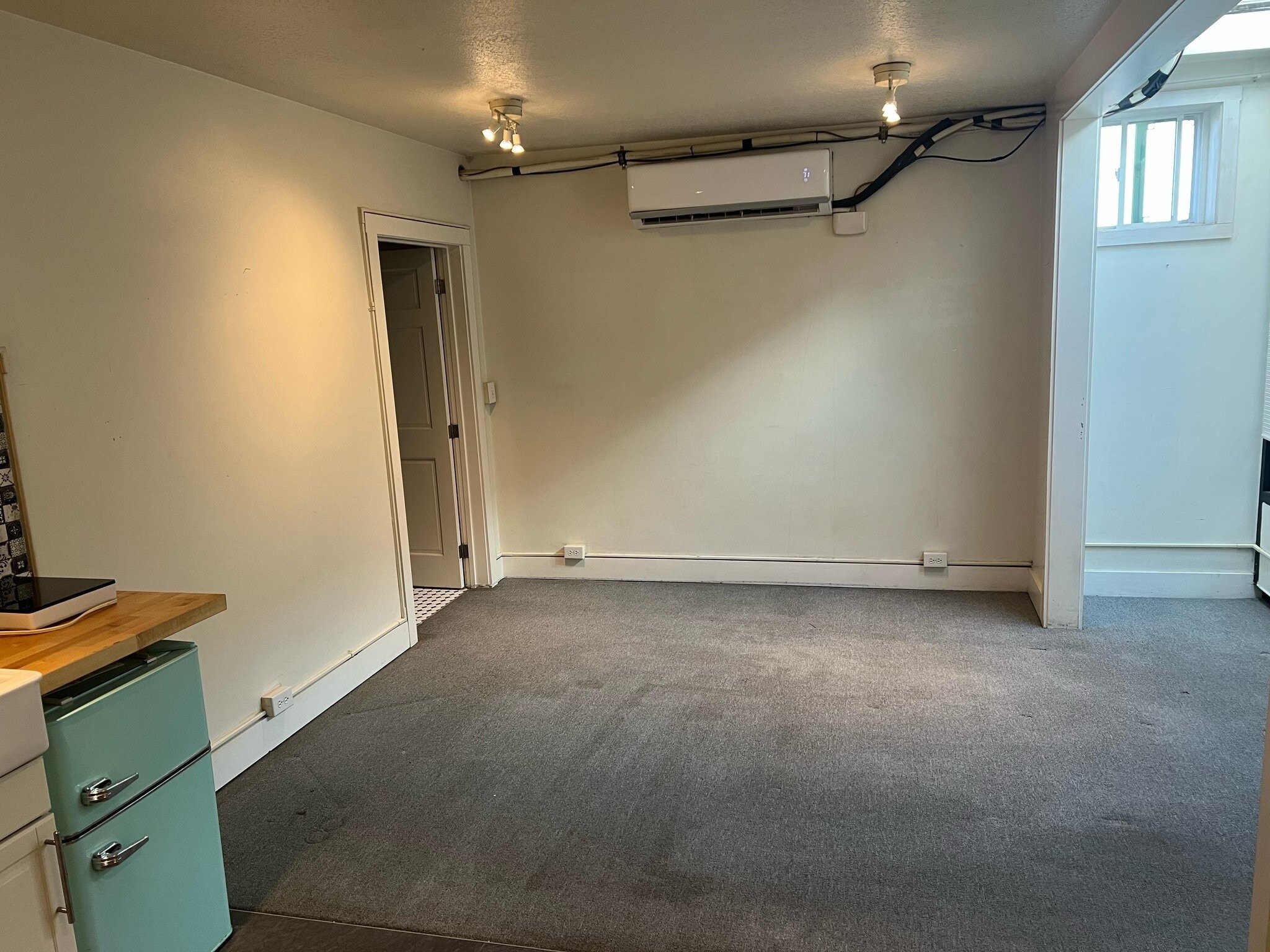 Building Photo - 416 E Main St