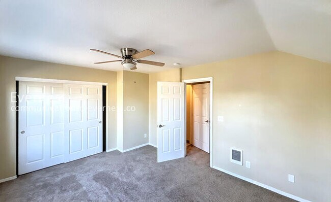 Building Photo - 6147 NE 9th Ave