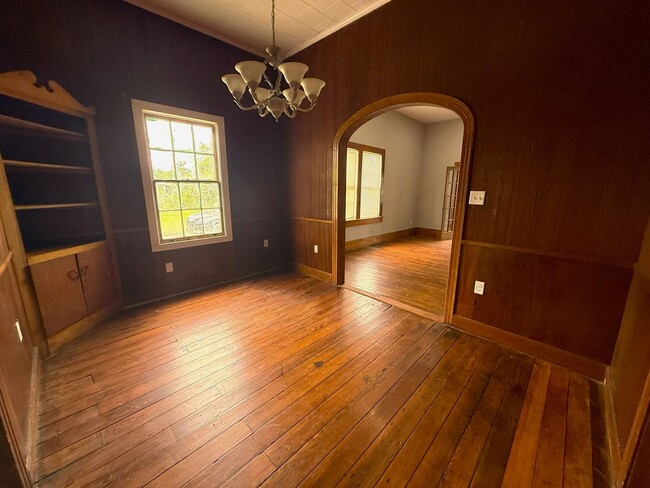Building Photo - 2BR Historic Home in Downtown Lake Charles