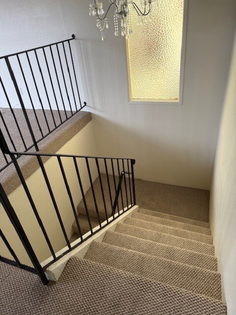 Building Photo - 500 Poinsettia Ave