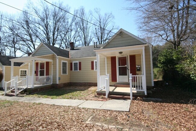 Building Photo - 1015 Virgie St
