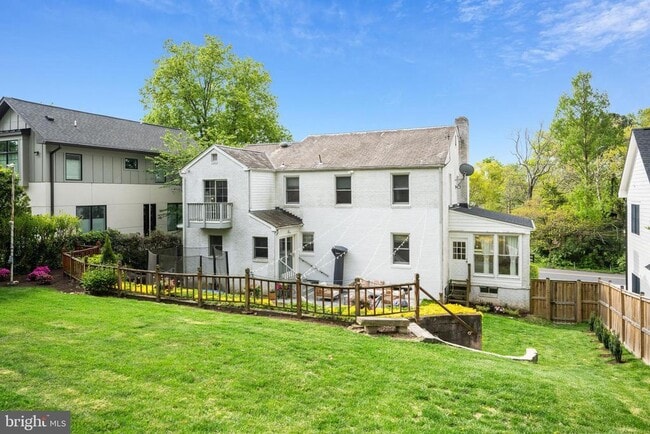Building Photo - 6023 Walhonding Rd