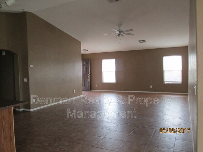 Building Photo - 1124 E Maddison St
