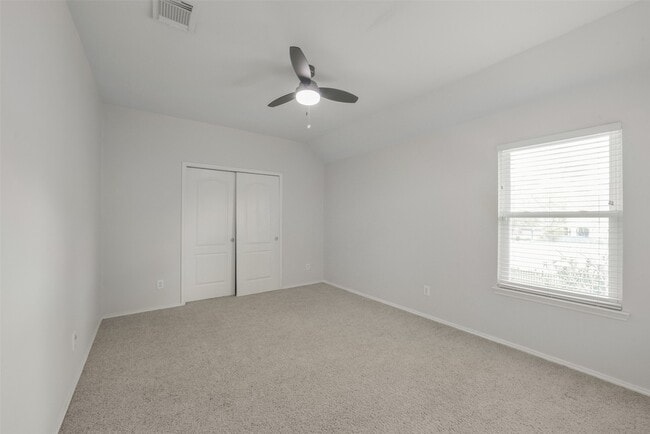 Building Photo - 402 Sterling Heights Ln