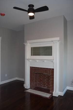 mantle in front bedroom - 201 Webster St